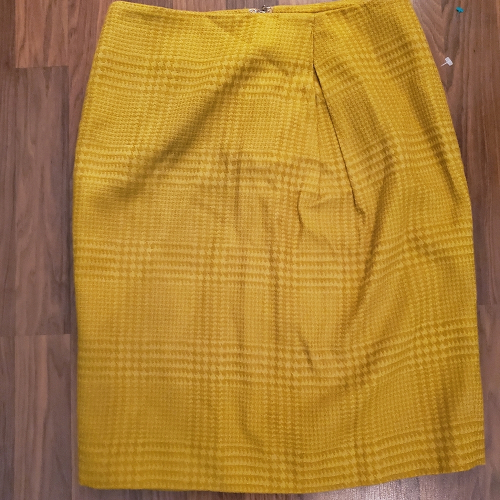 Lavender Label Vera Wang Yellow Pencil Skirt